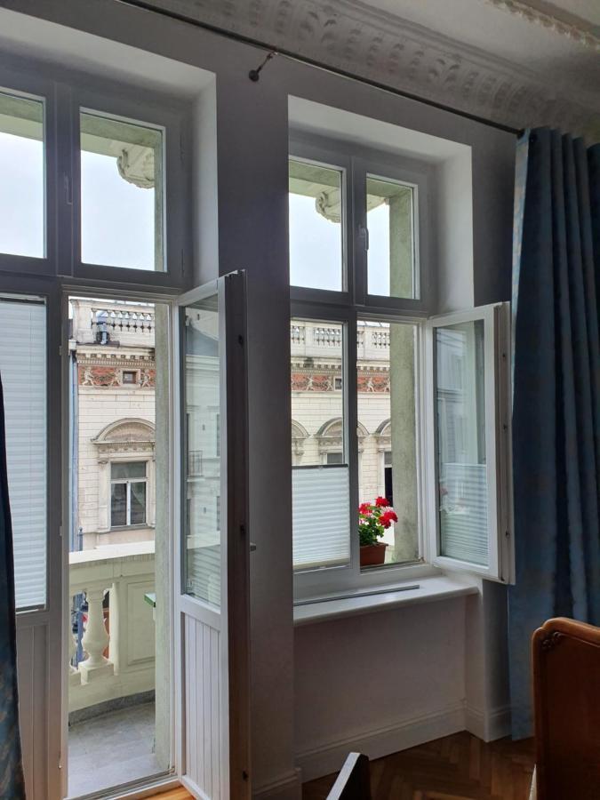 Prestige Aparthotel Piotrkowska 82 - Wyjatkowy Widok Na Deptak Lodz  Exterior photo